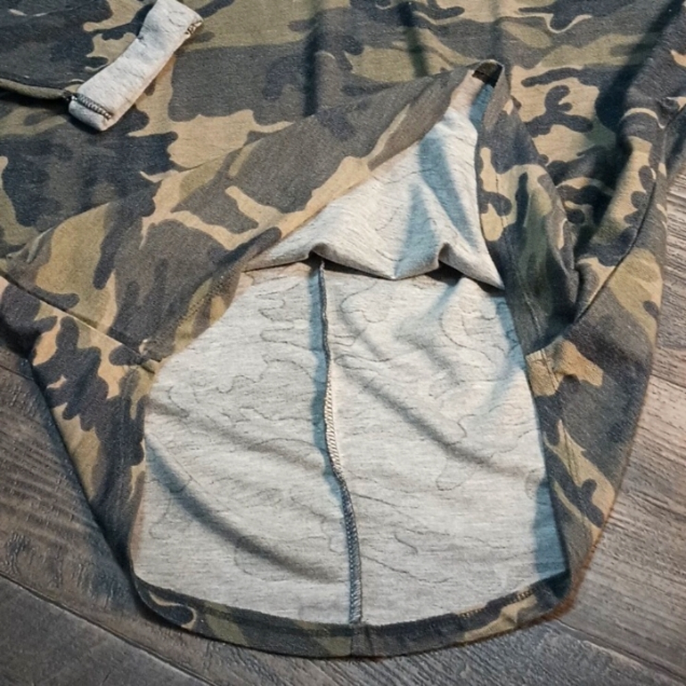 Camouflage V-Neck Tunic - Picture 4 of 4